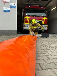 Zapora-przeciwpowodziowa-rekaw-przeciwpowodziowy-fi40-10m-Rodzaj-inny.jpg