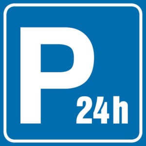 Znak - Parking strzeżony - czynny całą dobę
